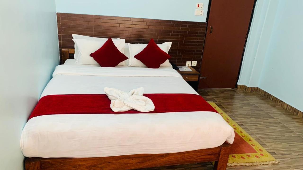 The North Face Inn Pokhara Eksteriør billede